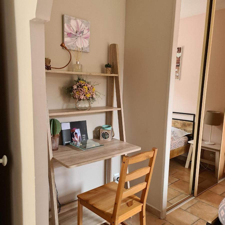 Appartements Dans Villa Privee Avec Piscine, Jardin, Parking Clos, Wifi, Climatisation Meyreuil Exteriér fotografie