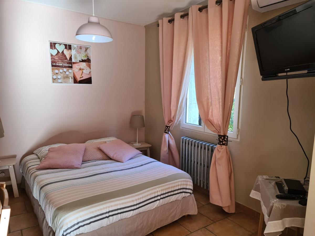 Appartements Dans Villa Privee Avec Piscine, Jardin, Parking Clos, Wifi, Climatisation Meyreuil Exteriér fotografie