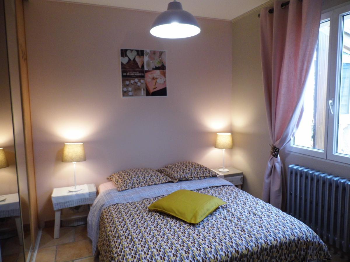 Appartements Dans Villa Privee Avec Piscine, Jardin, Parking Clos, Wifi, Climatisation Meyreuil Exteriér fotografie