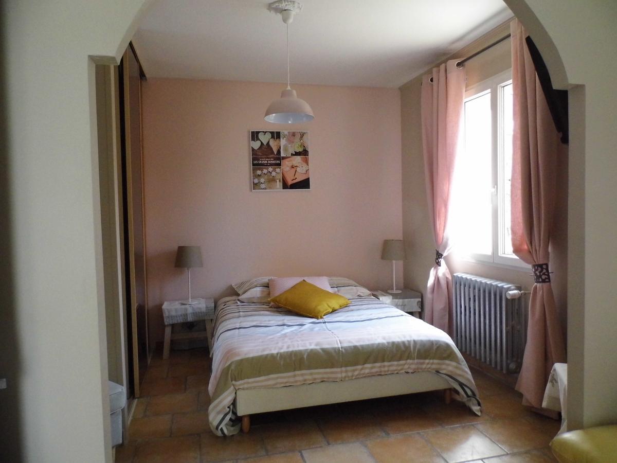 Appartements Dans Villa Privee Avec Piscine, Jardin, Parking Clos, Wifi, Climatisation Meyreuil Exteriér fotografie