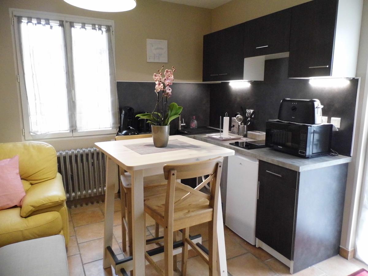 Appartements Dans Villa Privee Avec Piscine, Jardin, Parking Clos, Wifi, Climatisation Meyreuil Exteriér fotografie