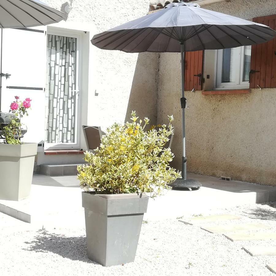 Appartements Dans Villa Privee Avec Piscine, Jardin, Parking Clos, Wifi, Climatisation Meyreuil Exteriér fotografie