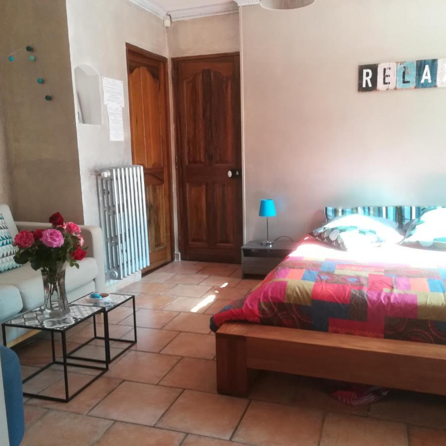 Appartements Dans Villa Privee Avec Piscine, Jardin, Parking Clos, Wifi, Climatisation Meyreuil Exteriér fotografie